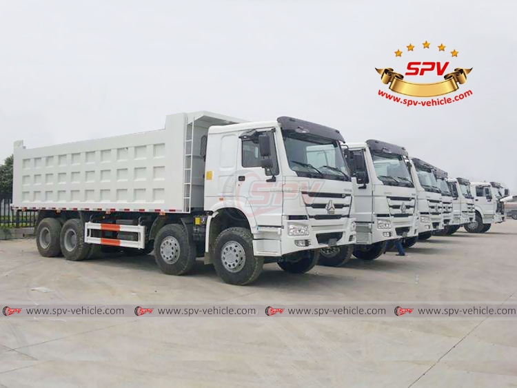 Dump Truck SINOTRUK - White